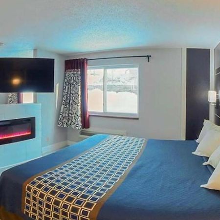Coratel Inn & Suites By Jasper Hastings Buitenkant foto