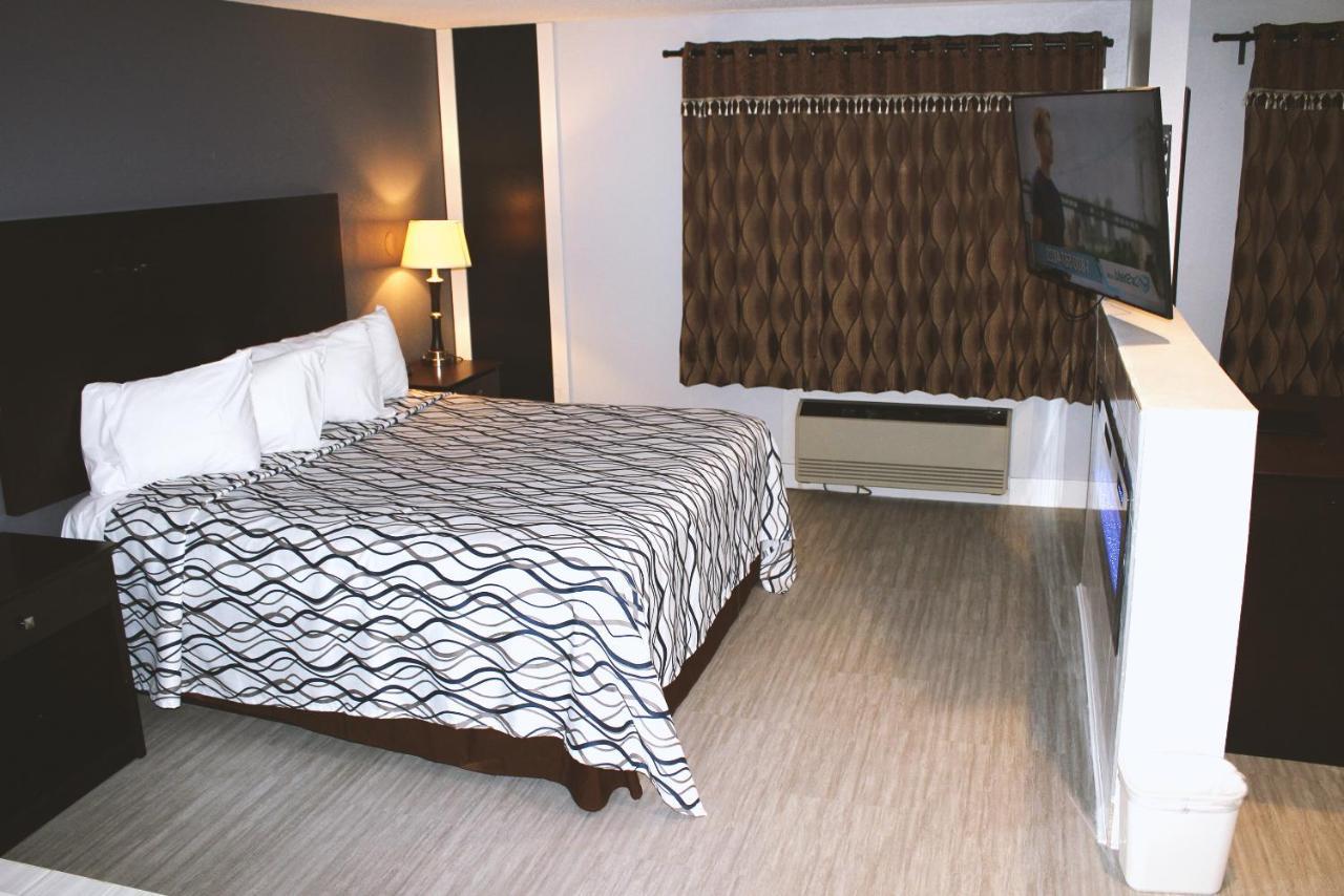 Coratel Inn & Suites By Jasper Hastings Buitenkant foto
