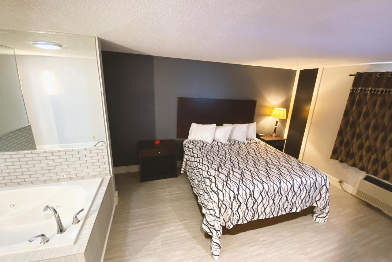 Coratel Inn & Suites By Jasper Hastings Buitenkant foto