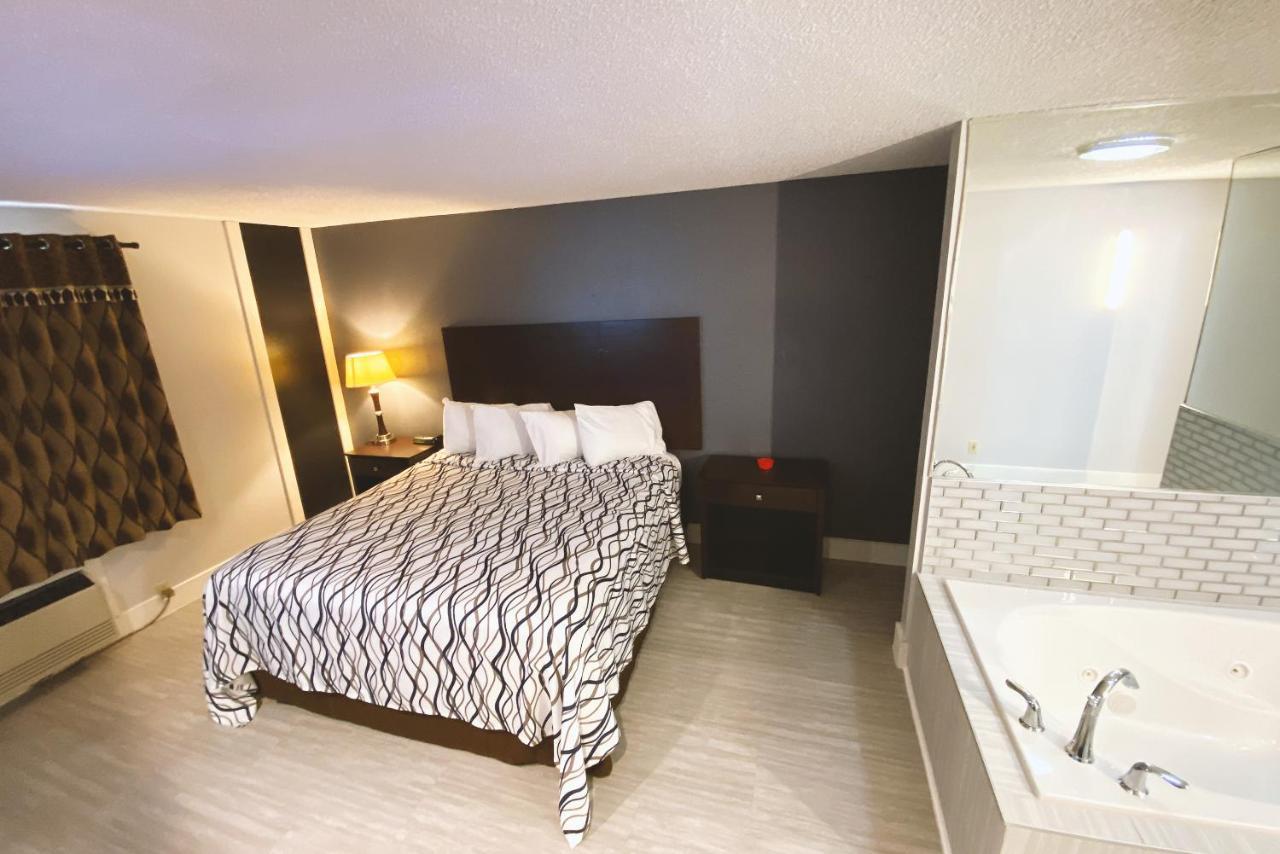 Coratel Inn & Suites By Jasper Hastings Buitenkant foto