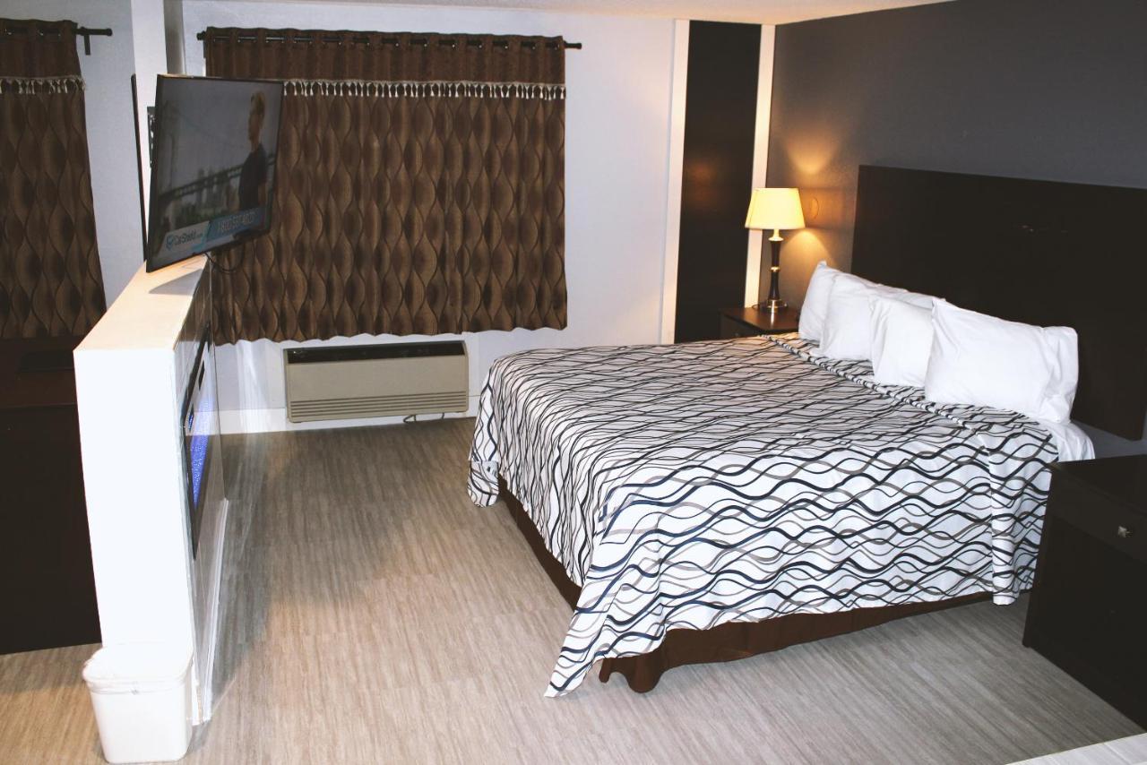 Coratel Inn & Suites By Jasper Hastings Buitenkant foto