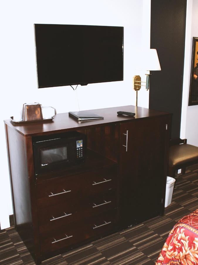Coratel Inn & Suites By Jasper Hastings Buitenkant foto