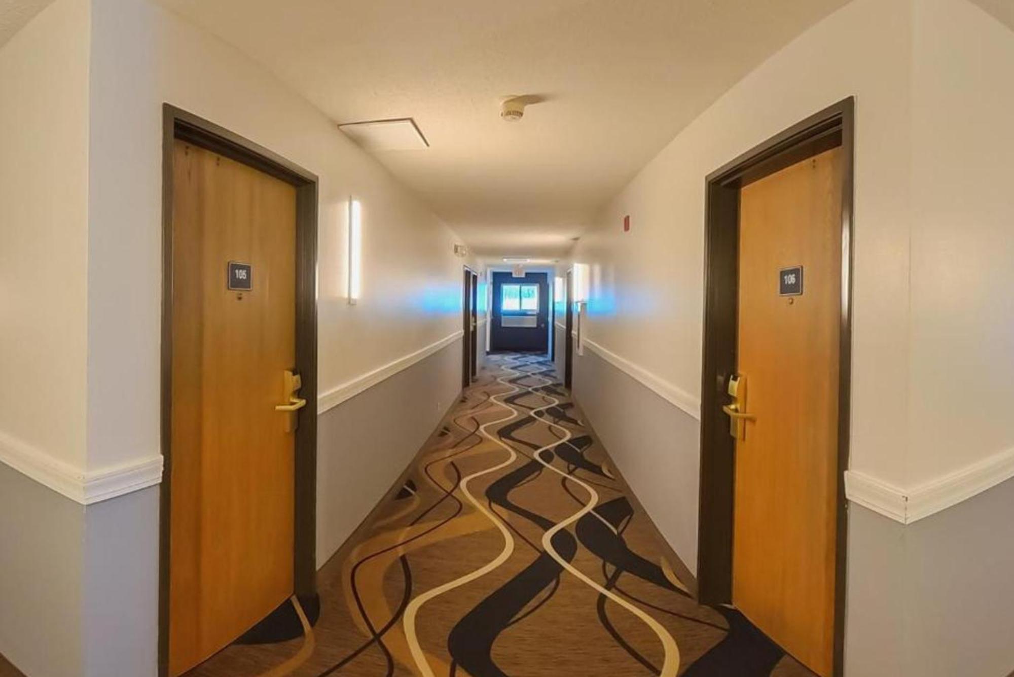 Coratel Inn & Suites By Jasper Hastings Buitenkant foto