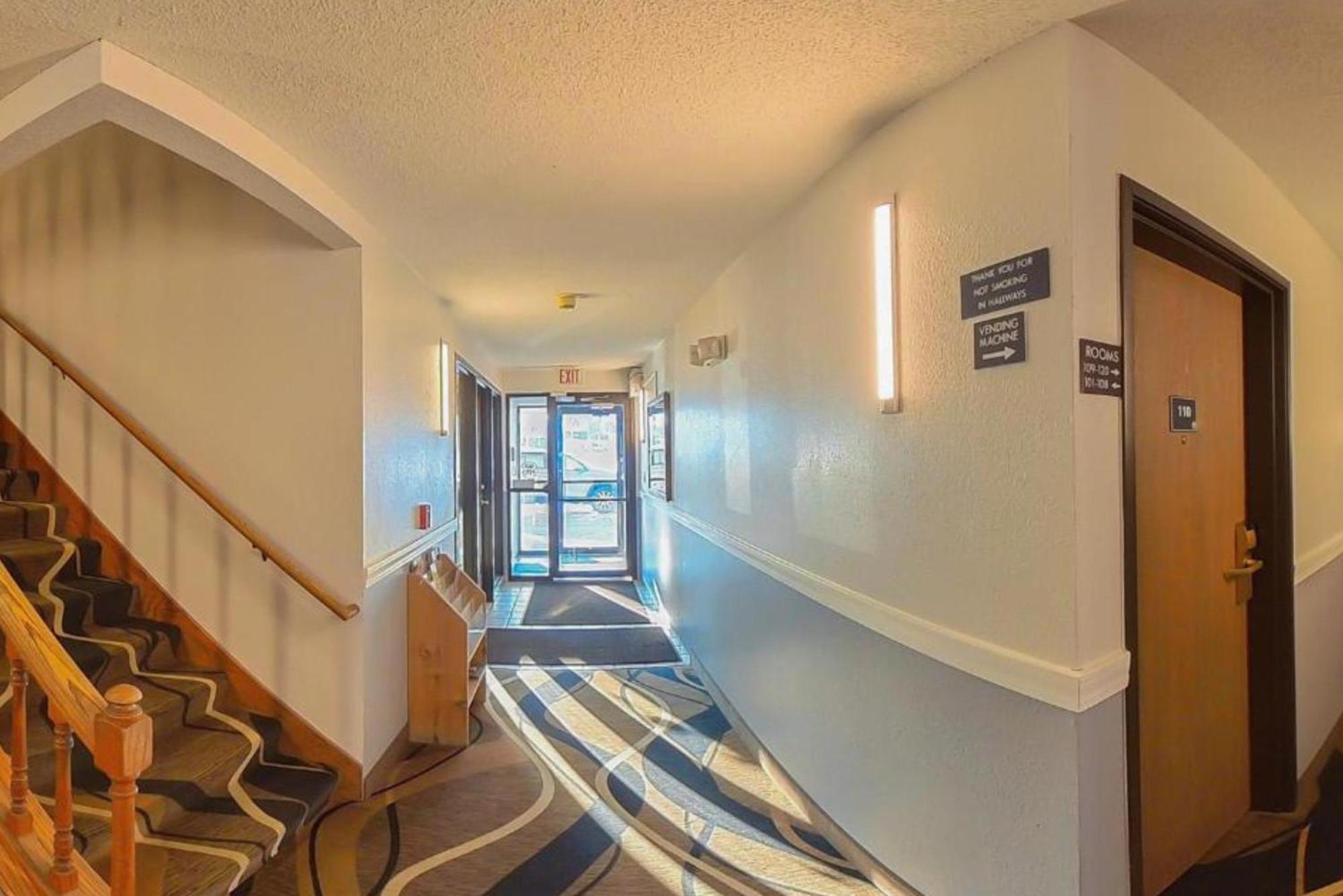 Coratel Inn & Suites By Jasper Hastings Buitenkant foto